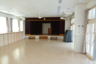ホールの写真1